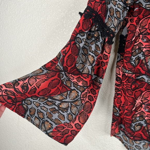 NY Collection Floral Boho Embroidered Bell Sleeve Flowy Casual Top Size Large - Picture 3 of 6